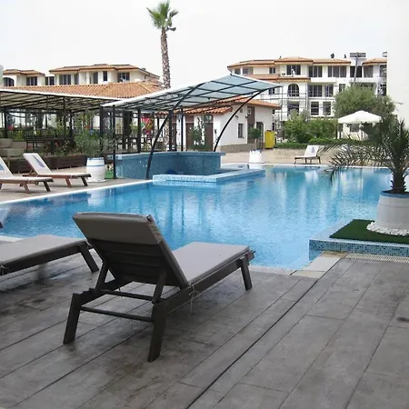 Апартаменты Sarafovo D&v *